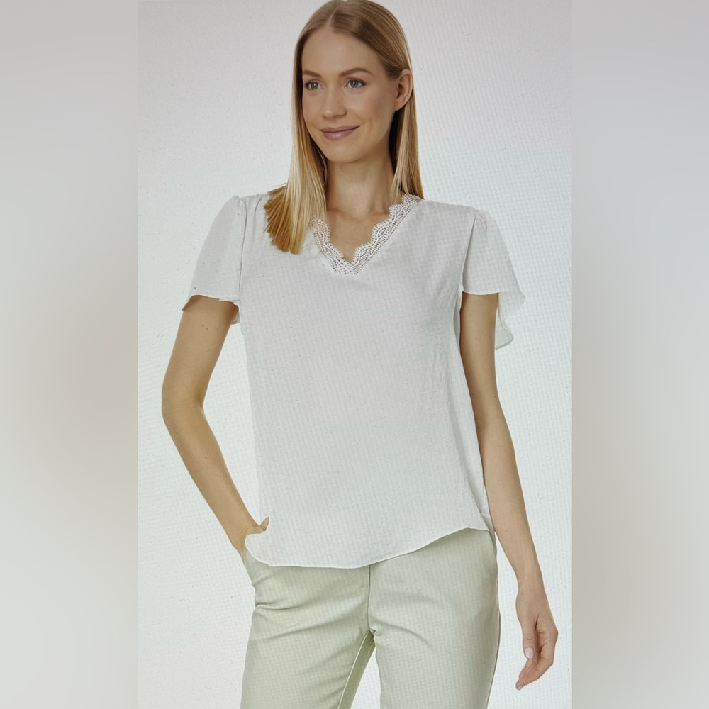 VINCE CAMUTO V-Neck Lace Trim Flutter Sleeve Blouse Small NWOT New Ivory